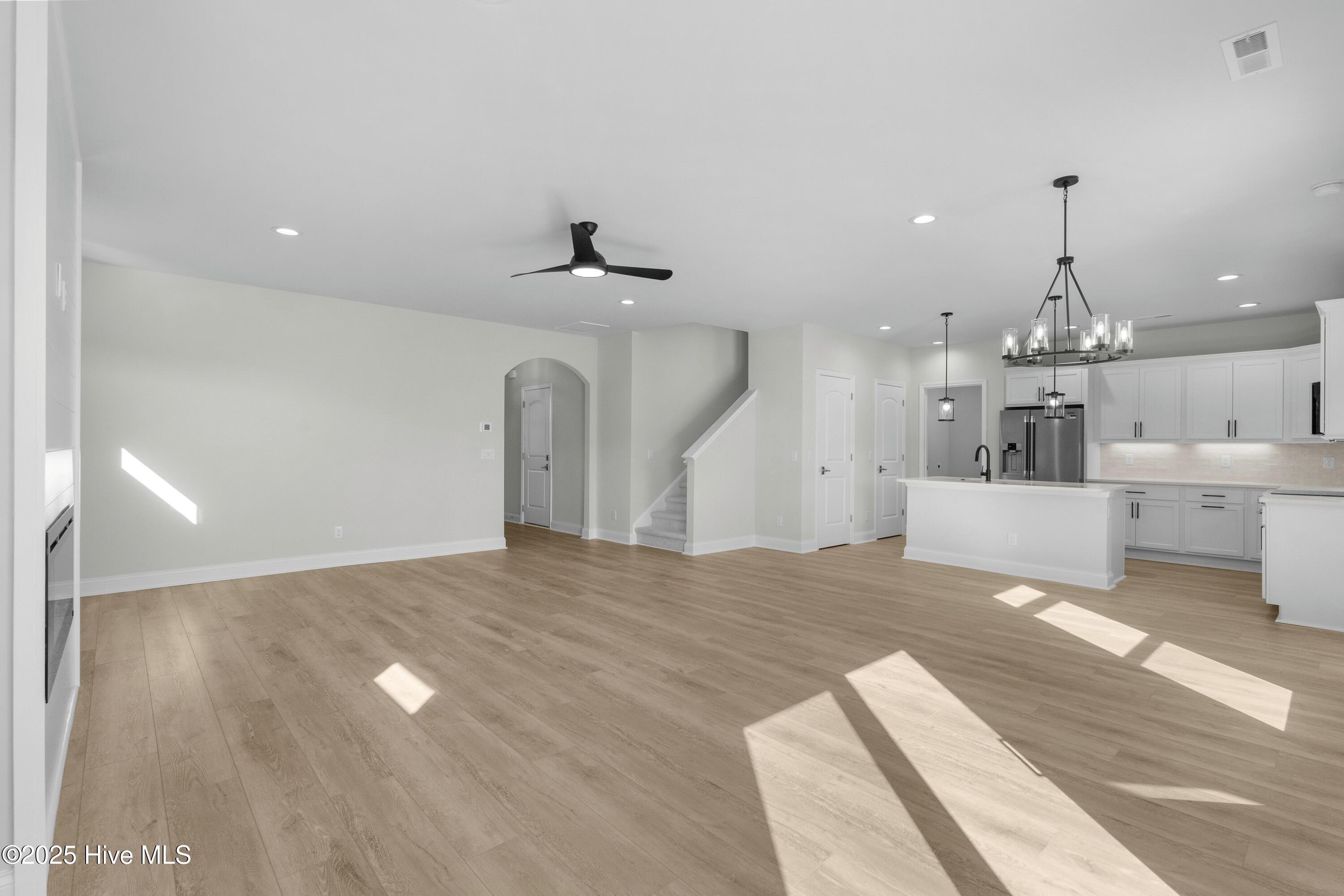 100487215 | Photo 13