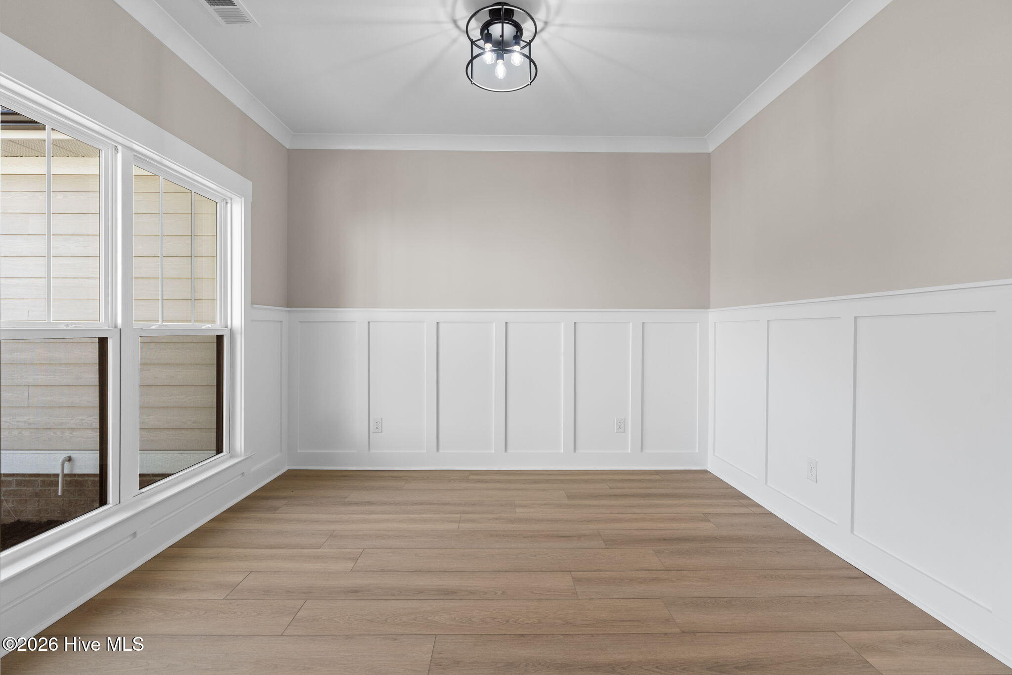 100537581 | Photo 47