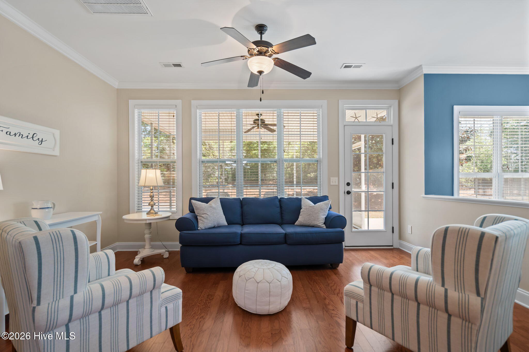 100568496 | Photo 18