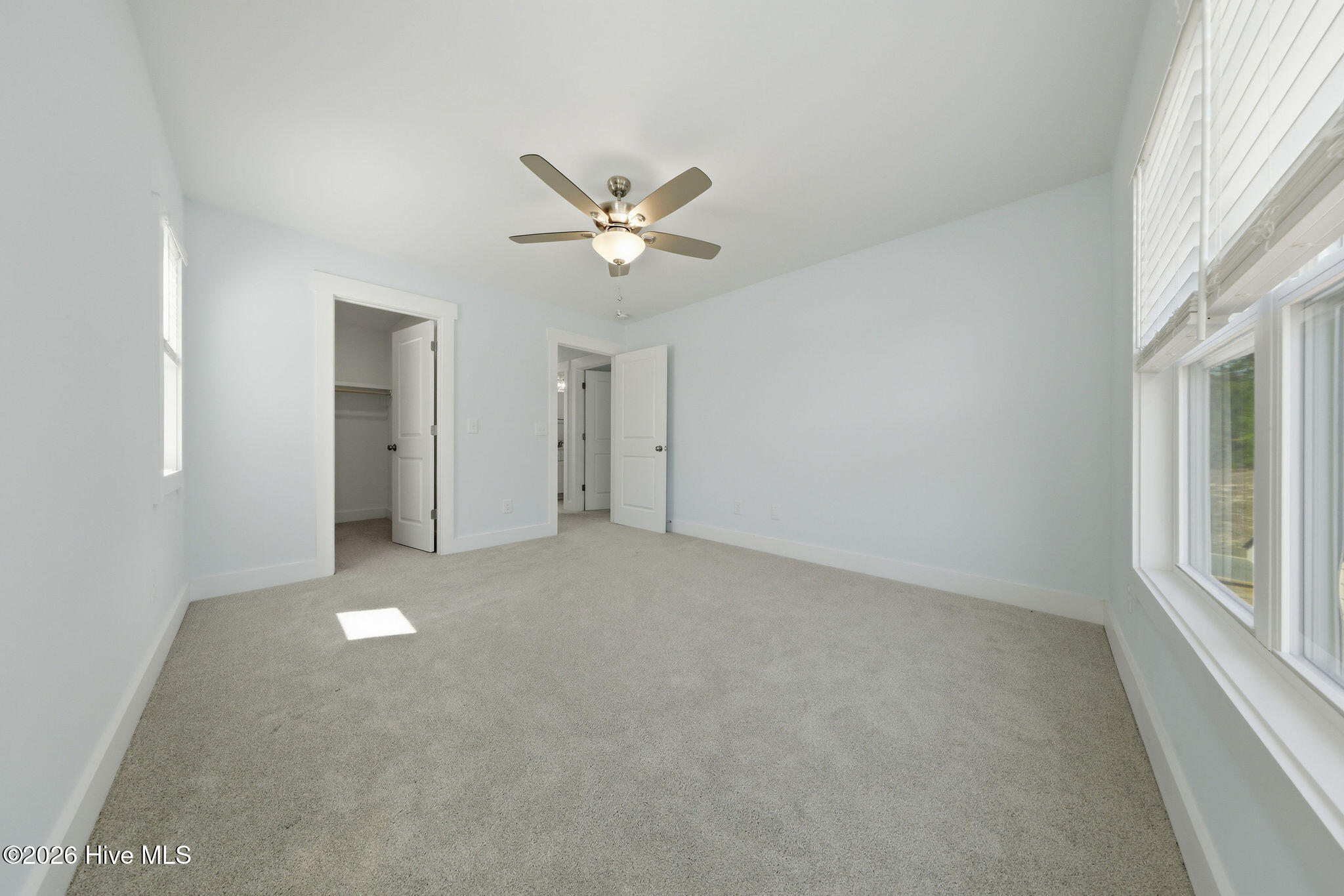 100569127 | Photo 29