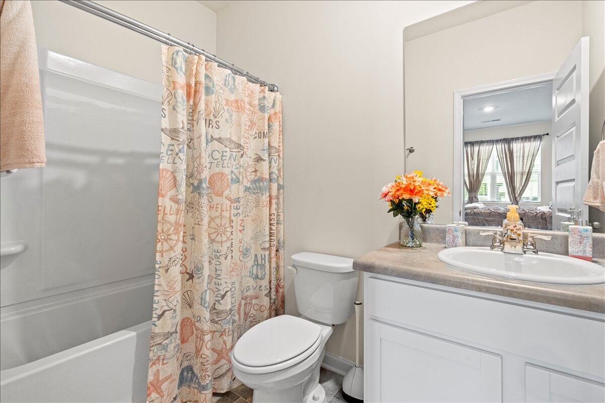 07-Guest Bathroom