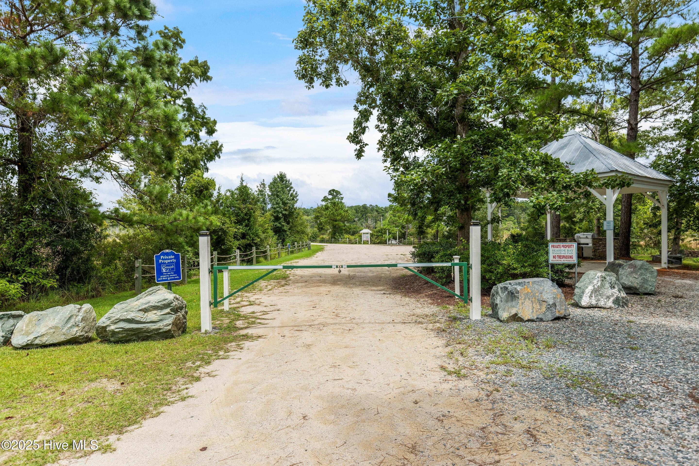 100545595 | Photo 73