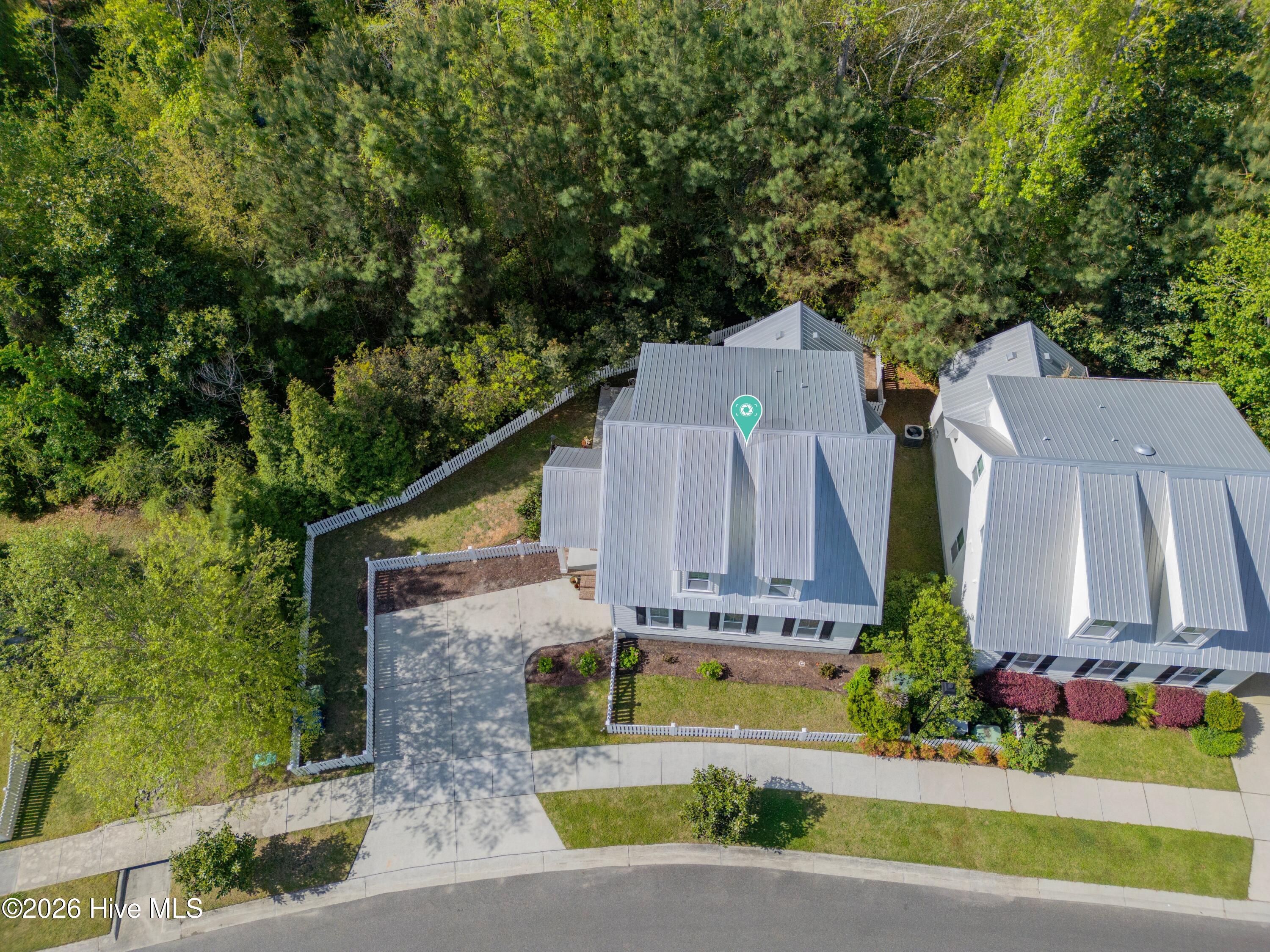 100567023 | Photo 27