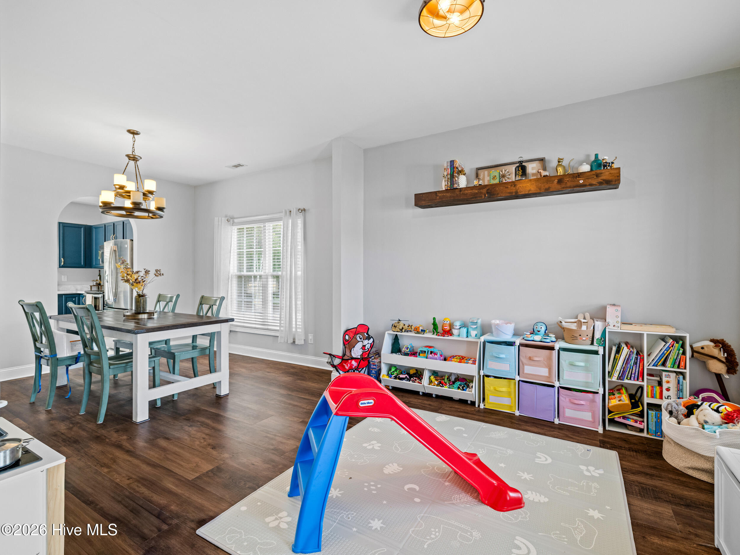 100566997 | Photo 13