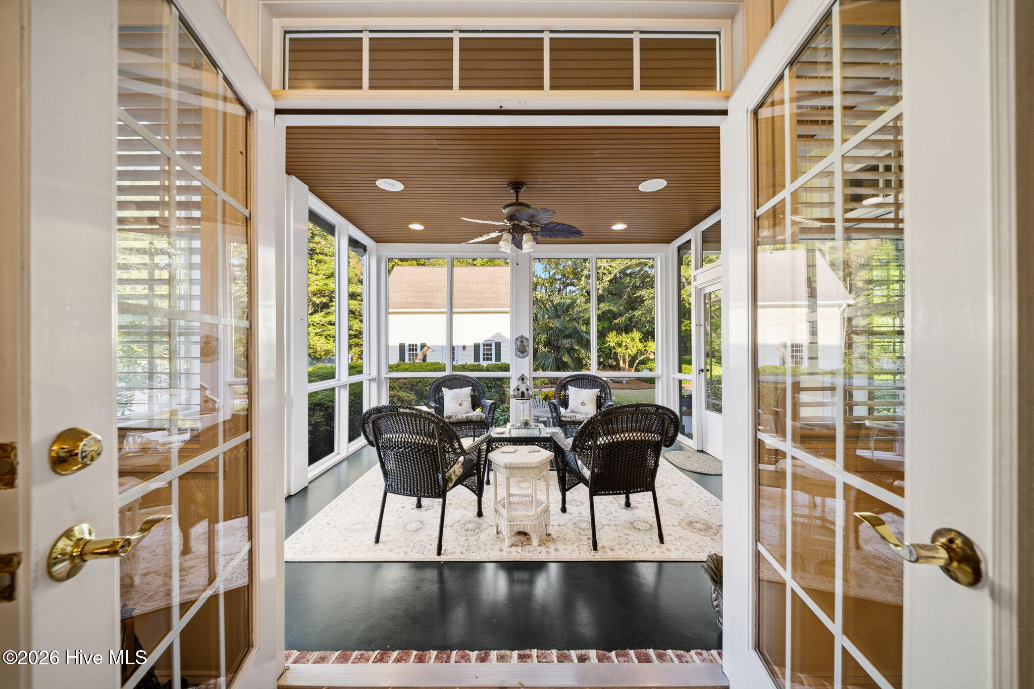 100570394 | Photo 58