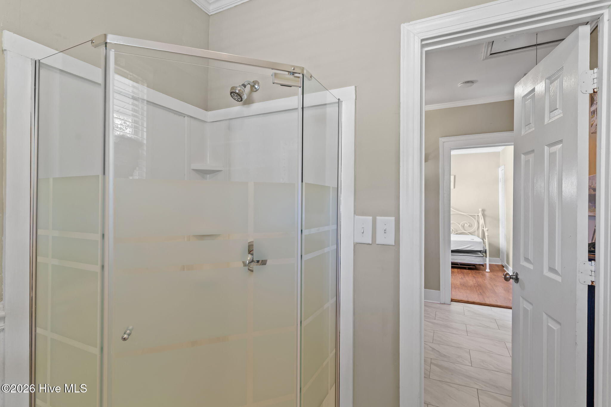 100561310 | Photo 32