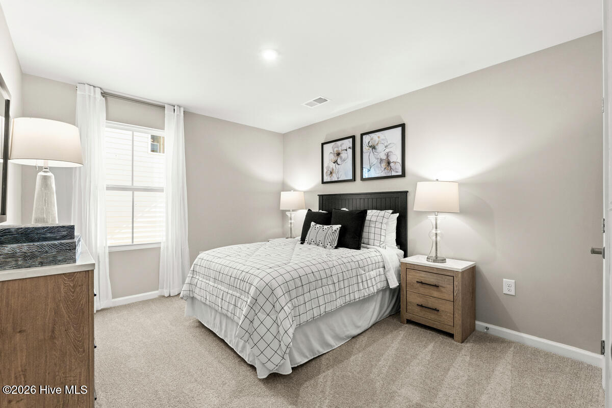 100564045 | Photo 36