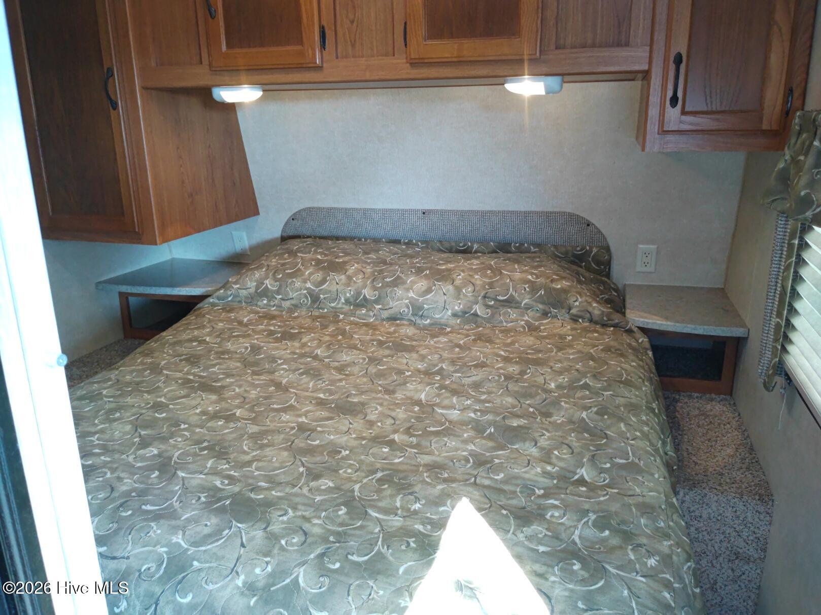 100567863 | Photo 34