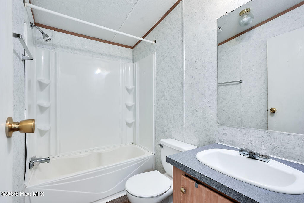 100569938 | Photo 32