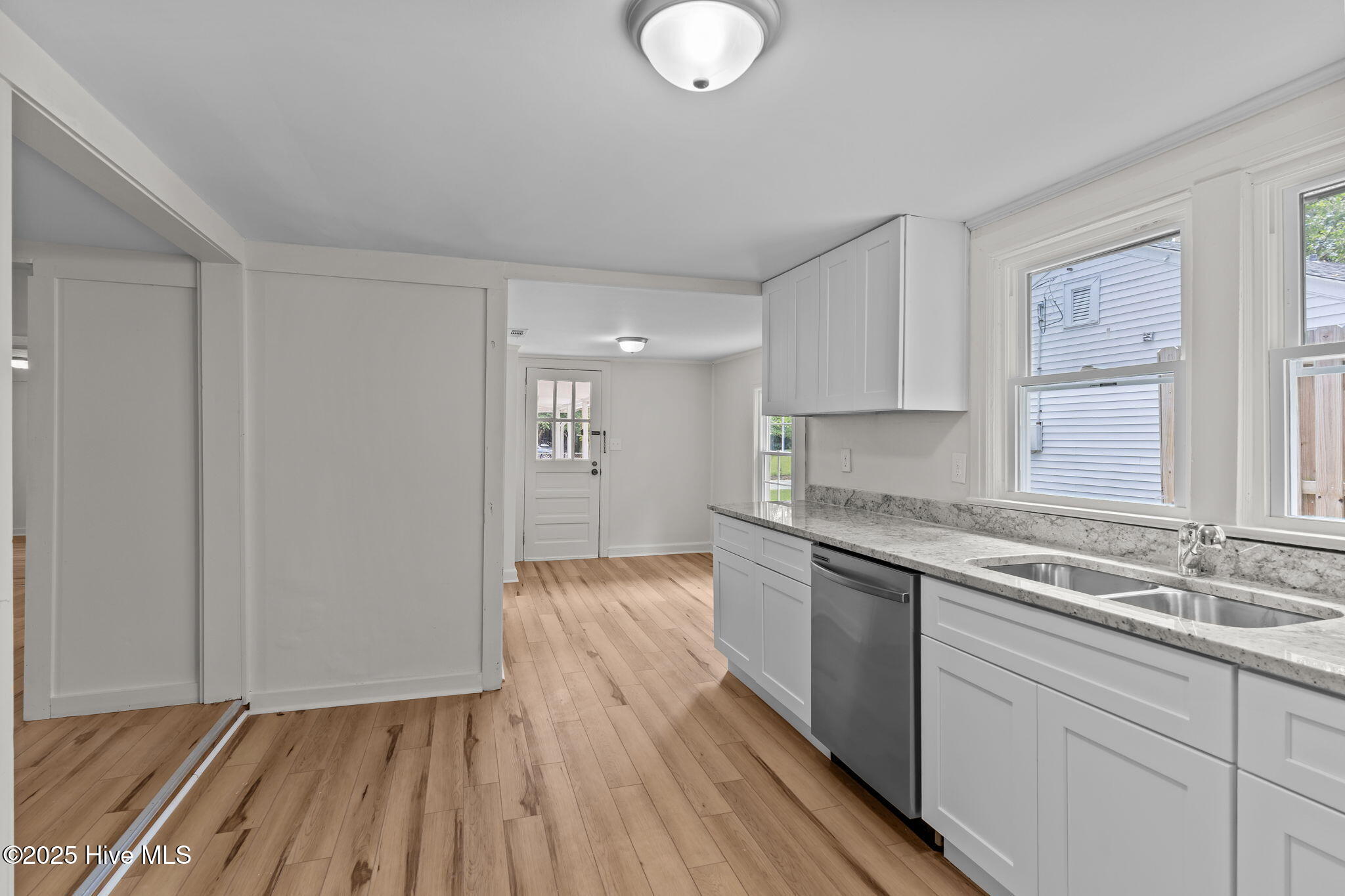 100556871 | Photo 18