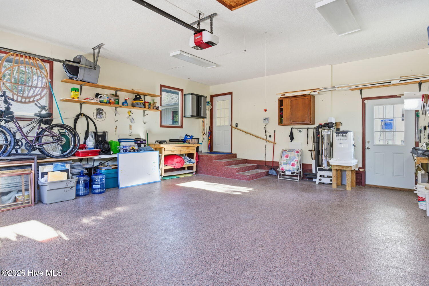 100555679 | Photo 52