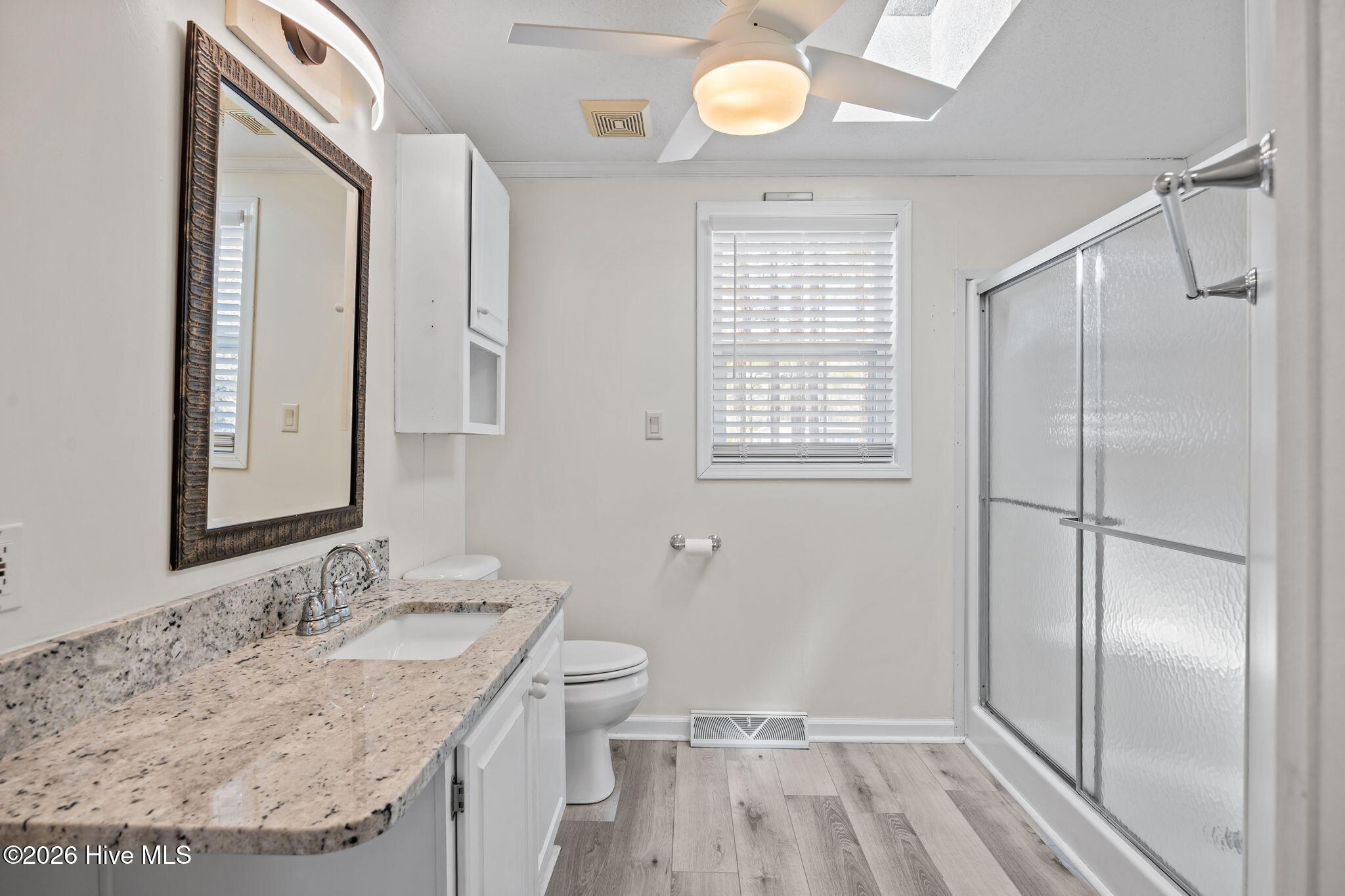 100564707 | Photo 38