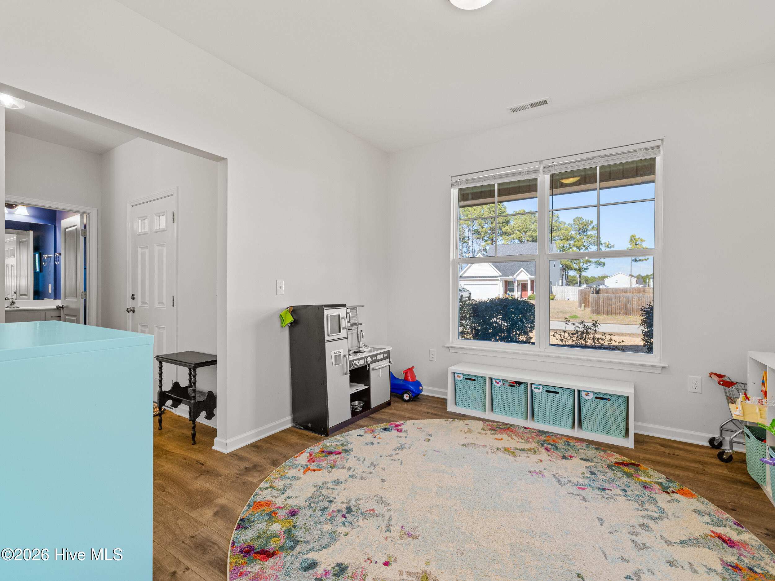 100557695 | Photo 37