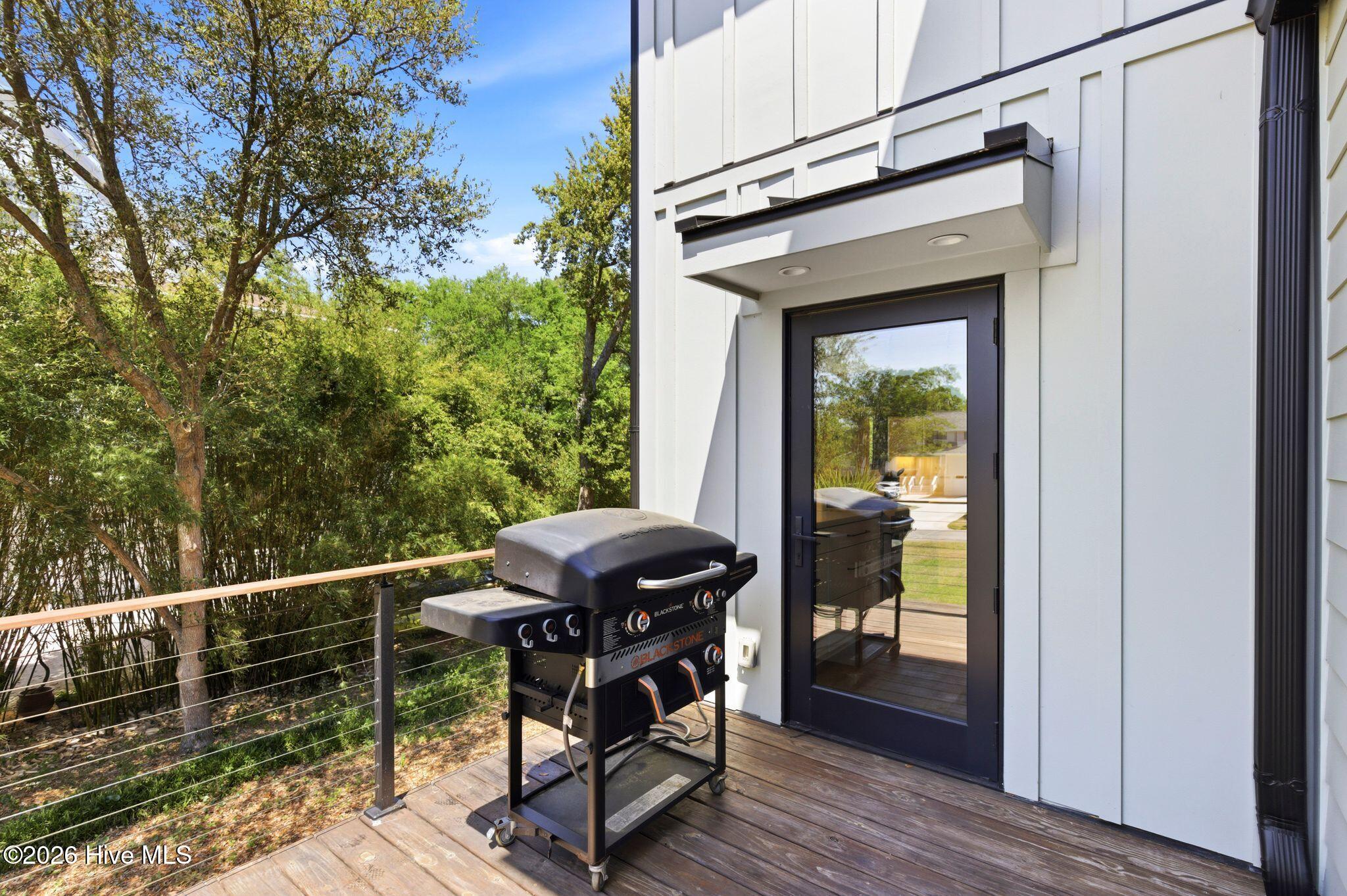 100568012 | Photo 23