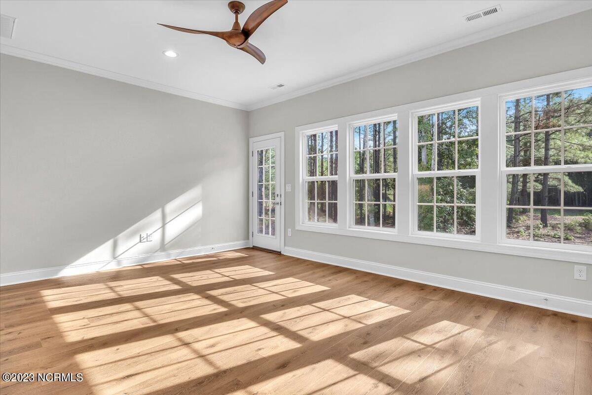 100524155 | Photo 33