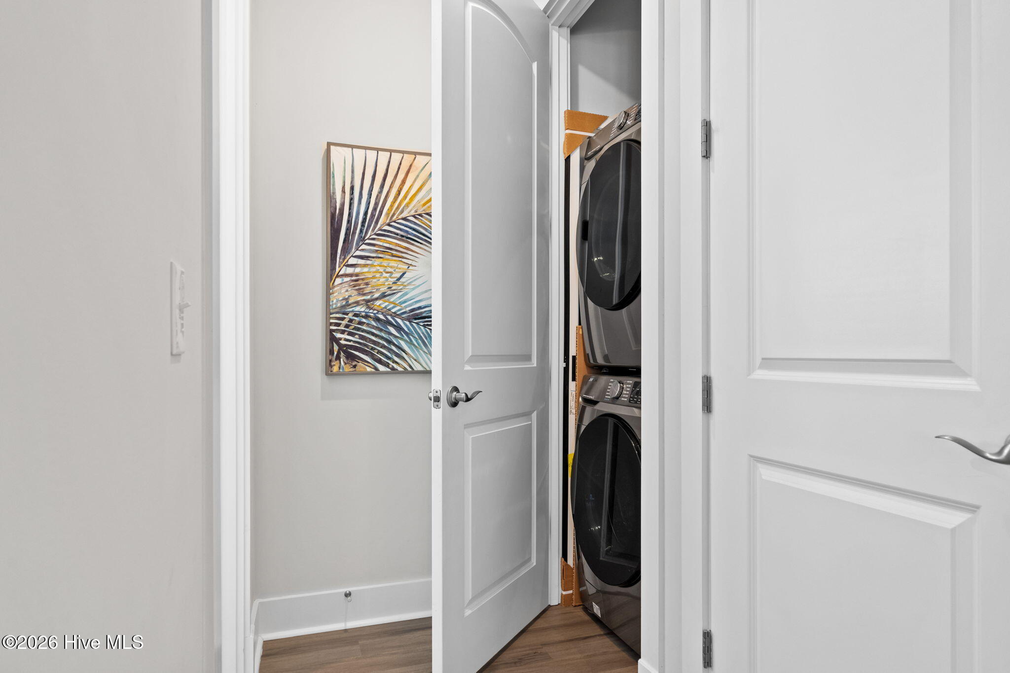 100564957 | Photo 23