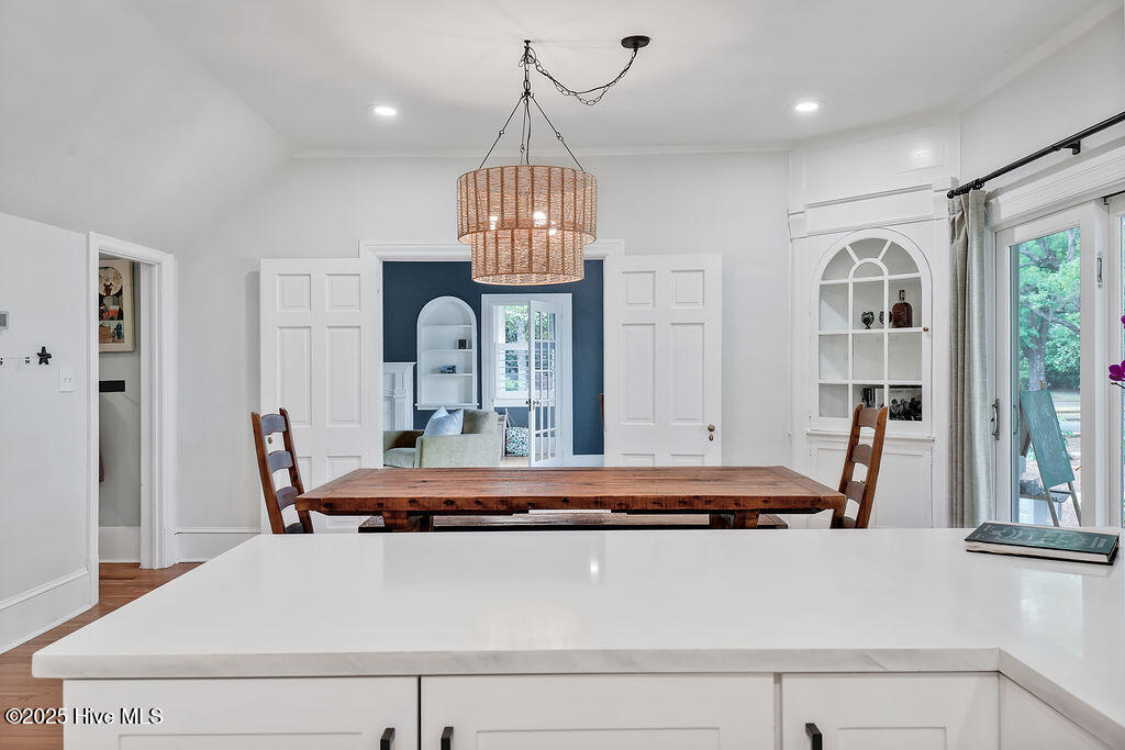 100528025 | Photo 15