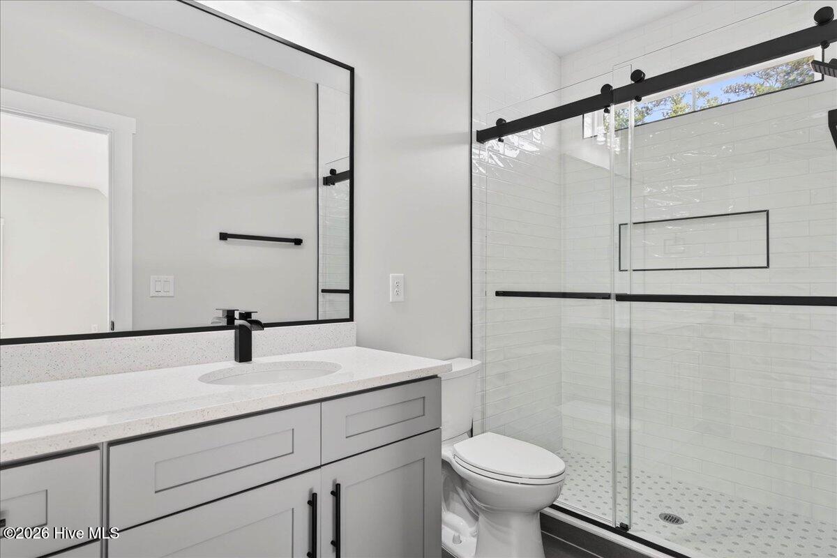 100551105 | Photo 33