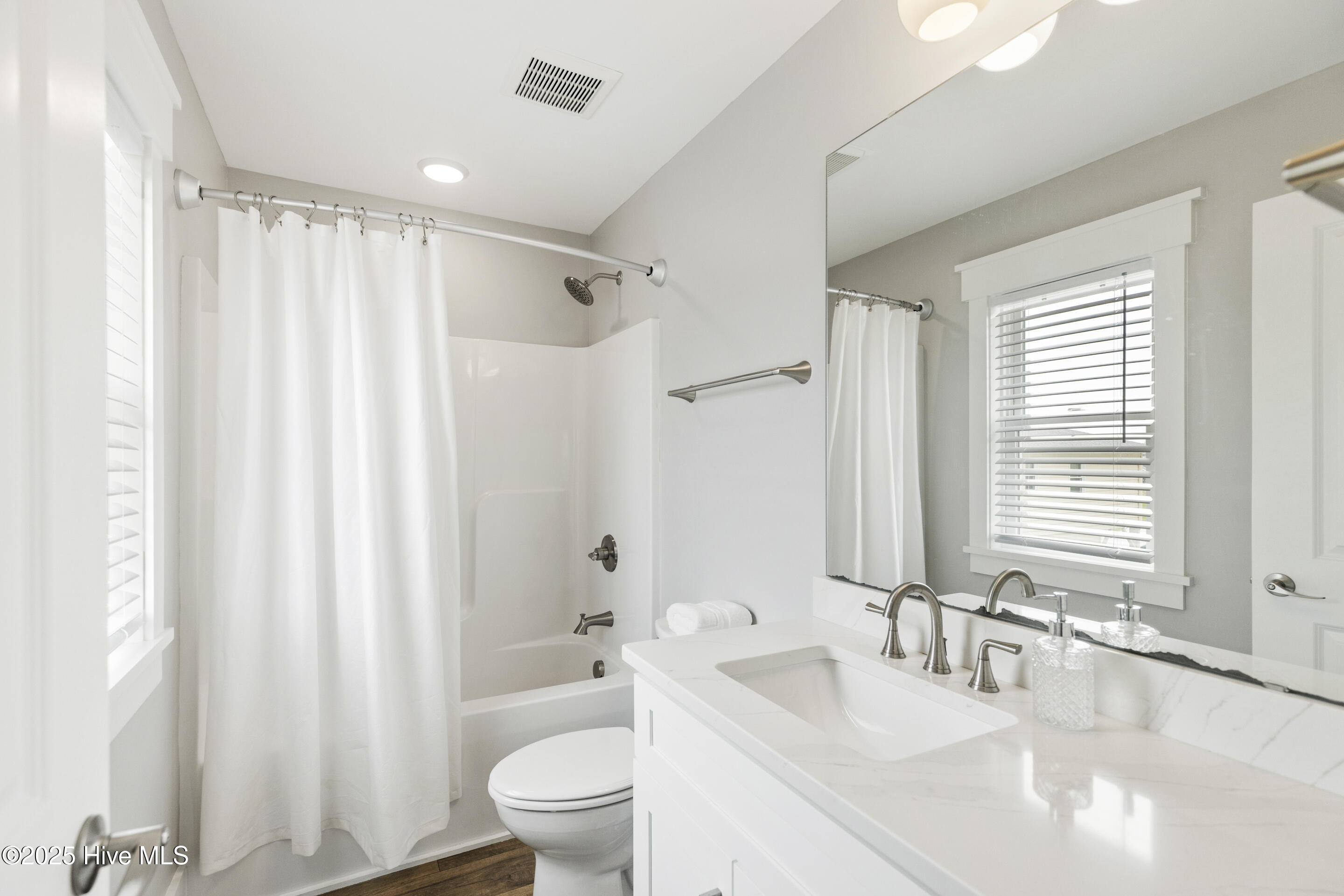 100504726 | Photo 42