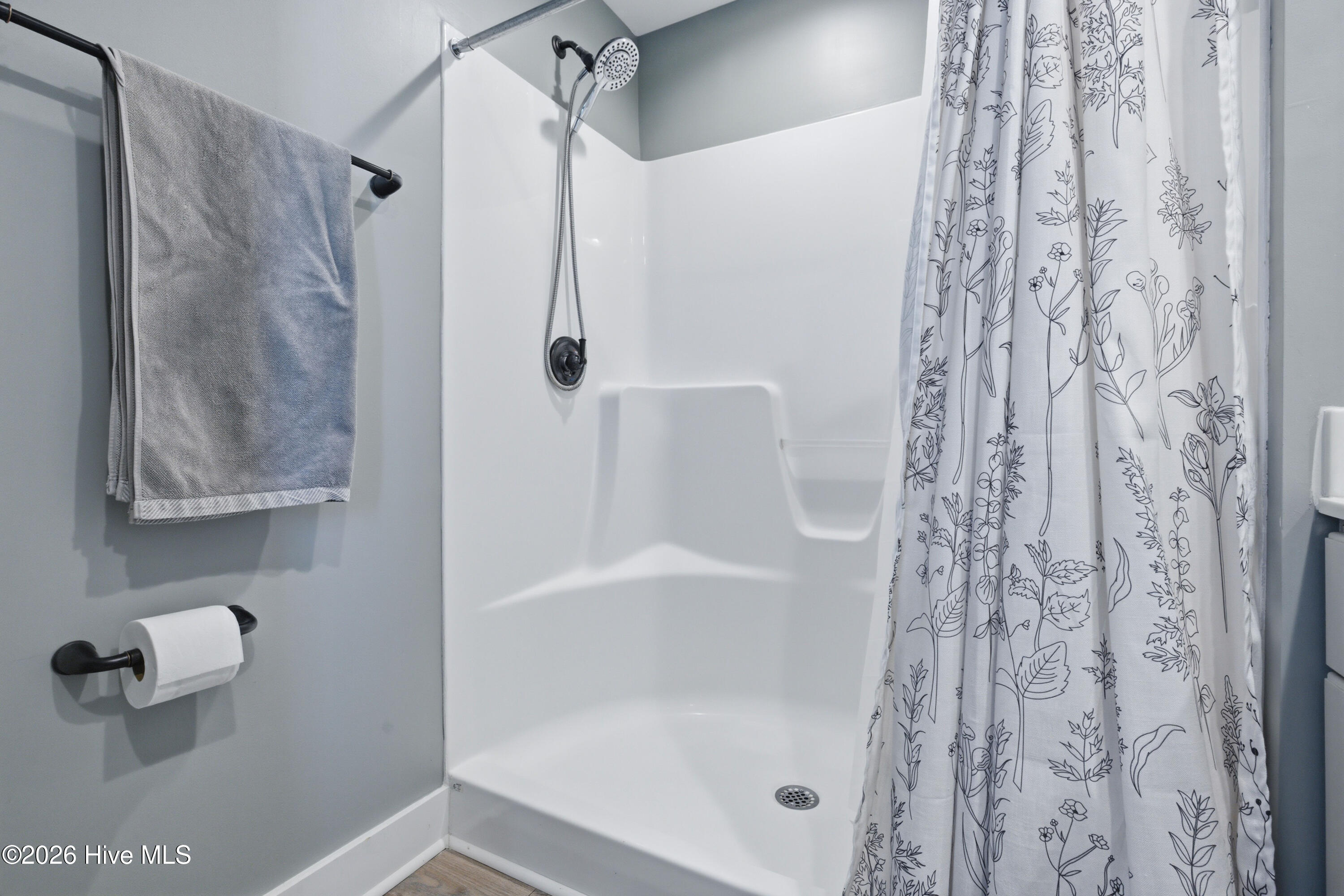 100562643 | Photo 26