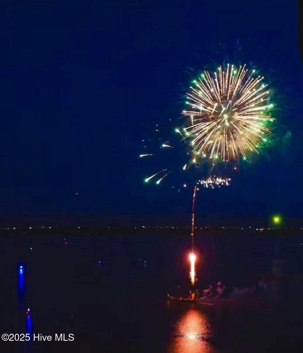 100533009 | Photo 24