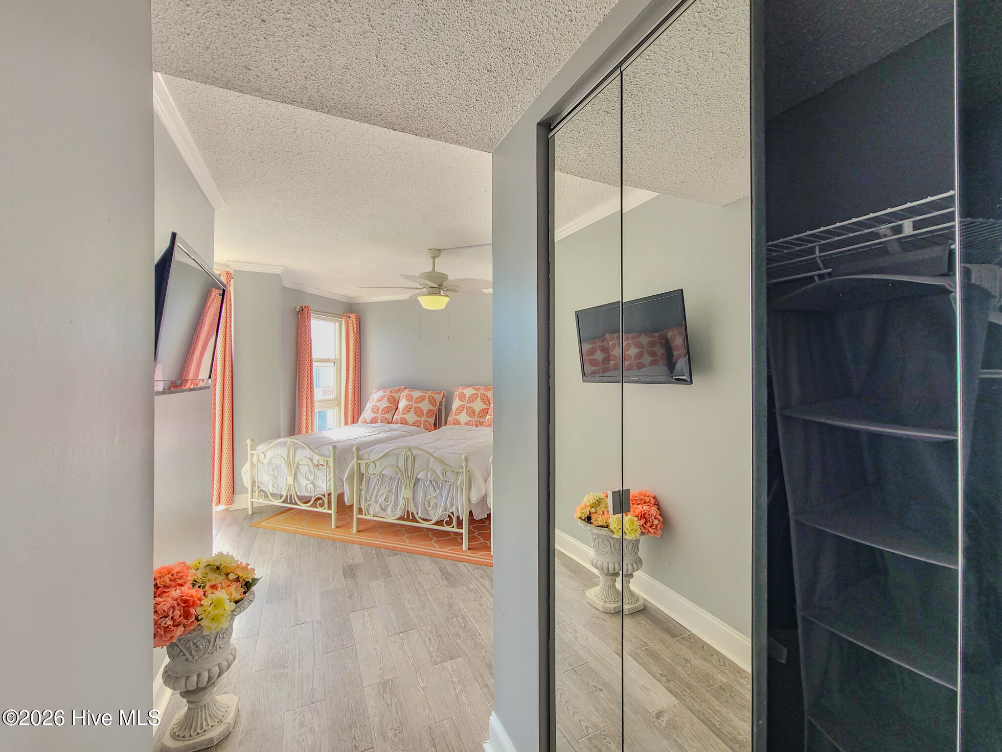 100559074 | Photo 19