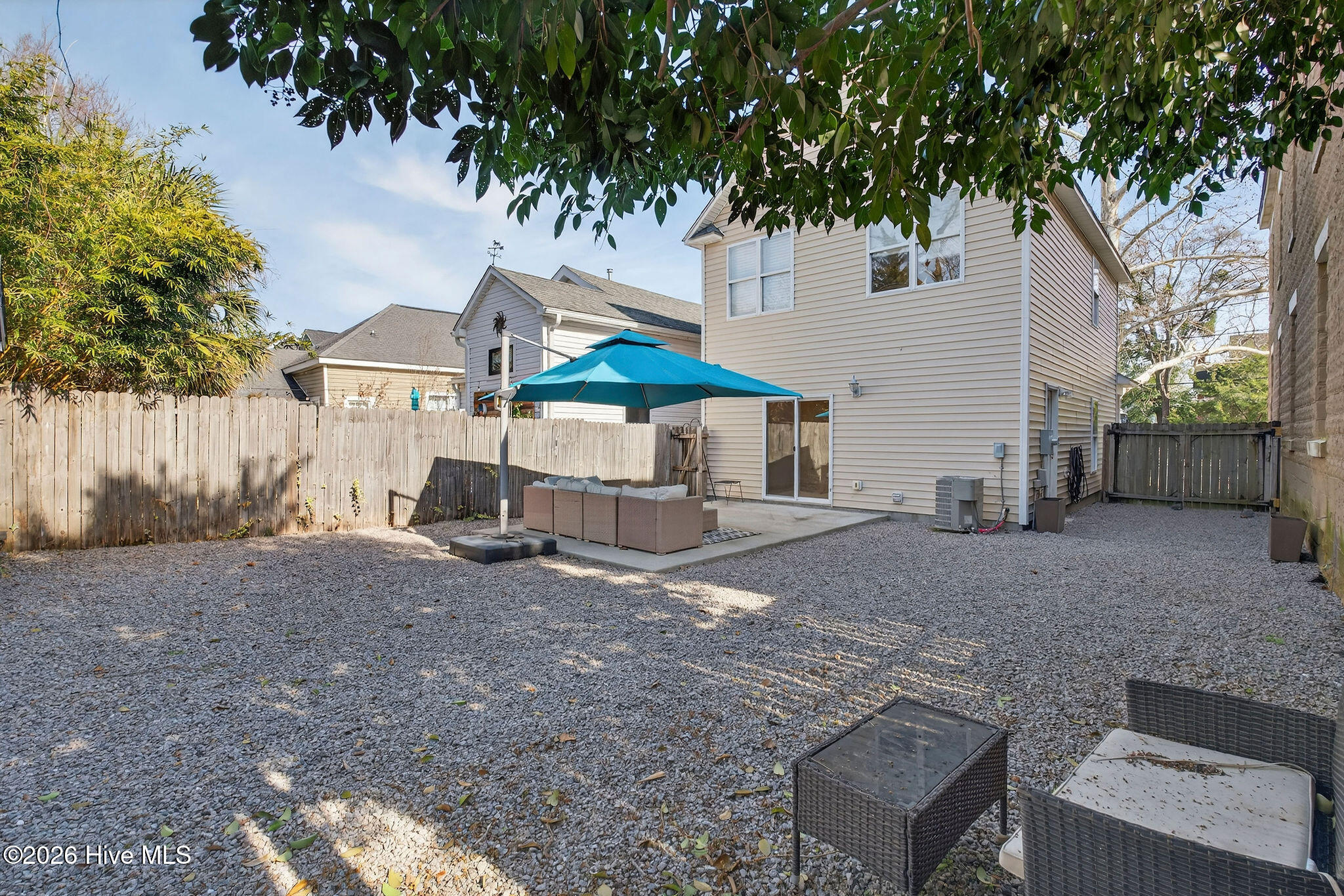 100550770 | Photo 42