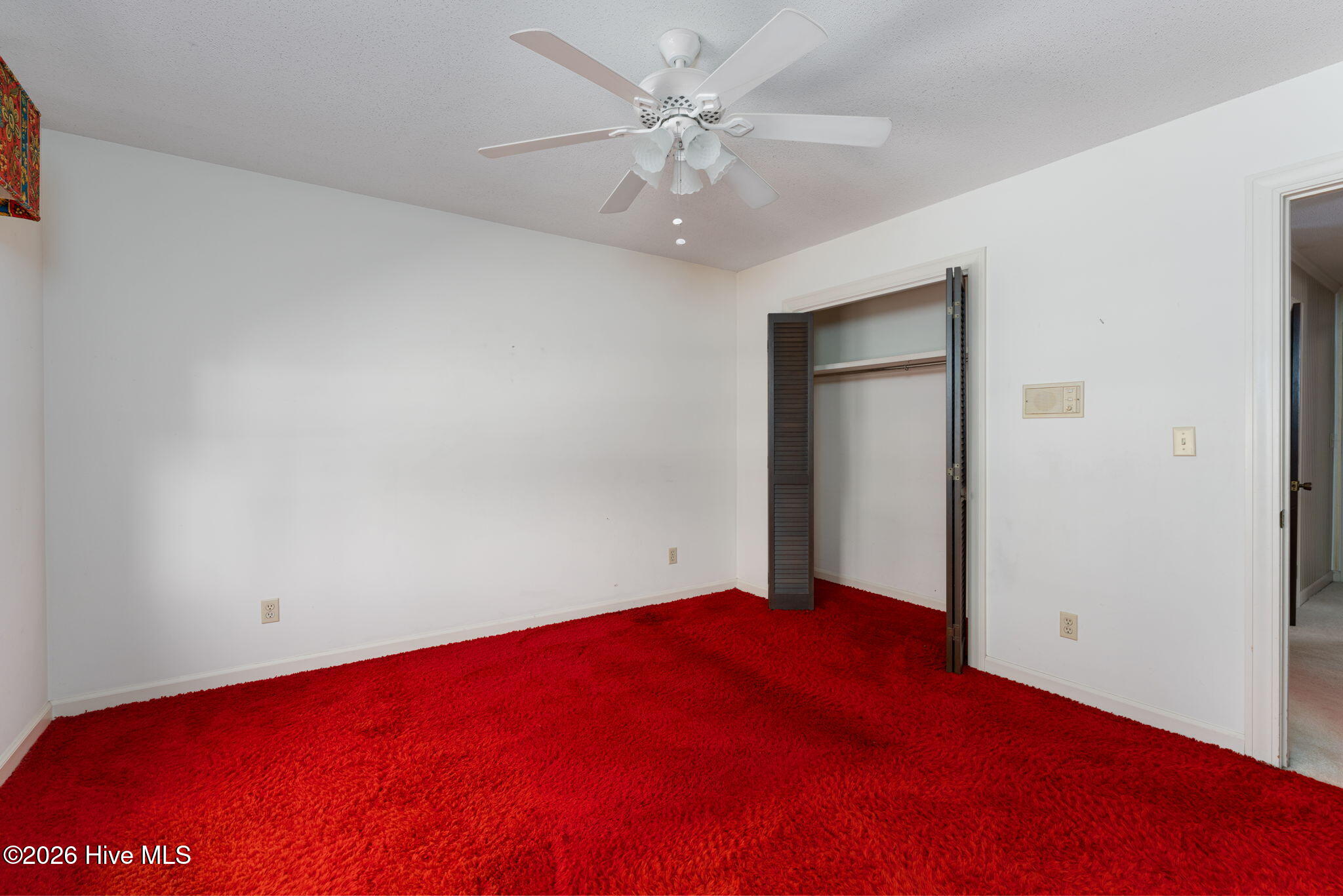 100566368 | Photo 26