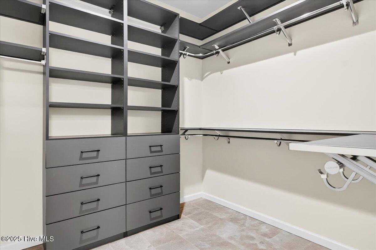 100523832 | Photo 56