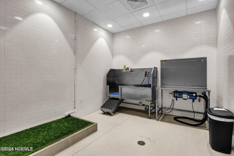 100563569 | Photo 48