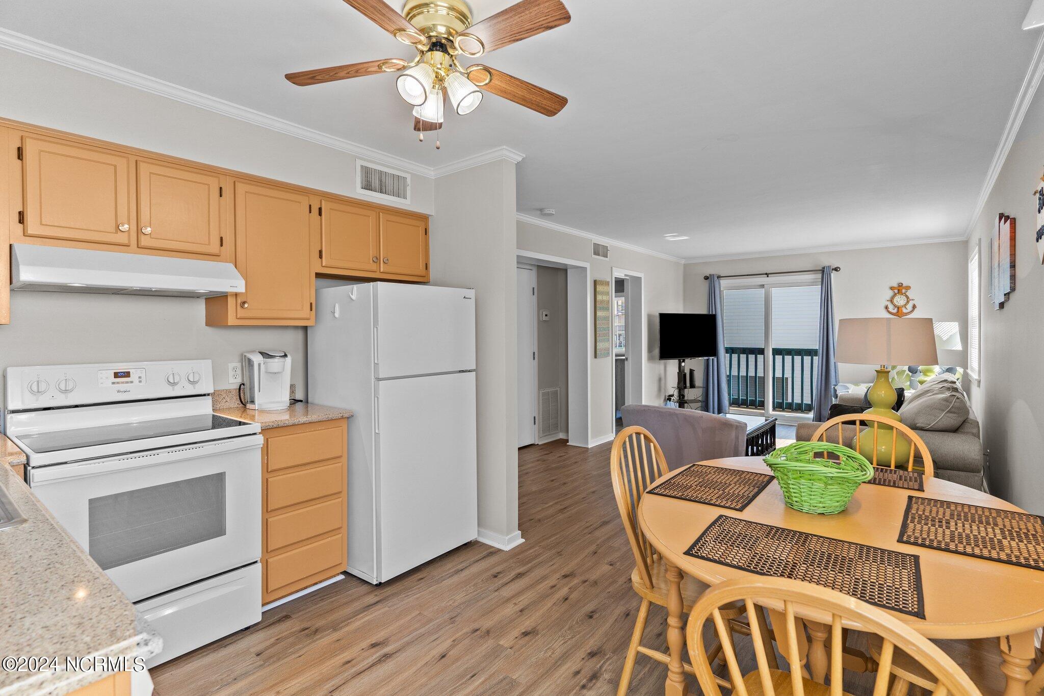 1404 Canal Drive Apt 17, Carolina Beach, NC 28428 – photo 9: 1-web-or-mls-BTS08378