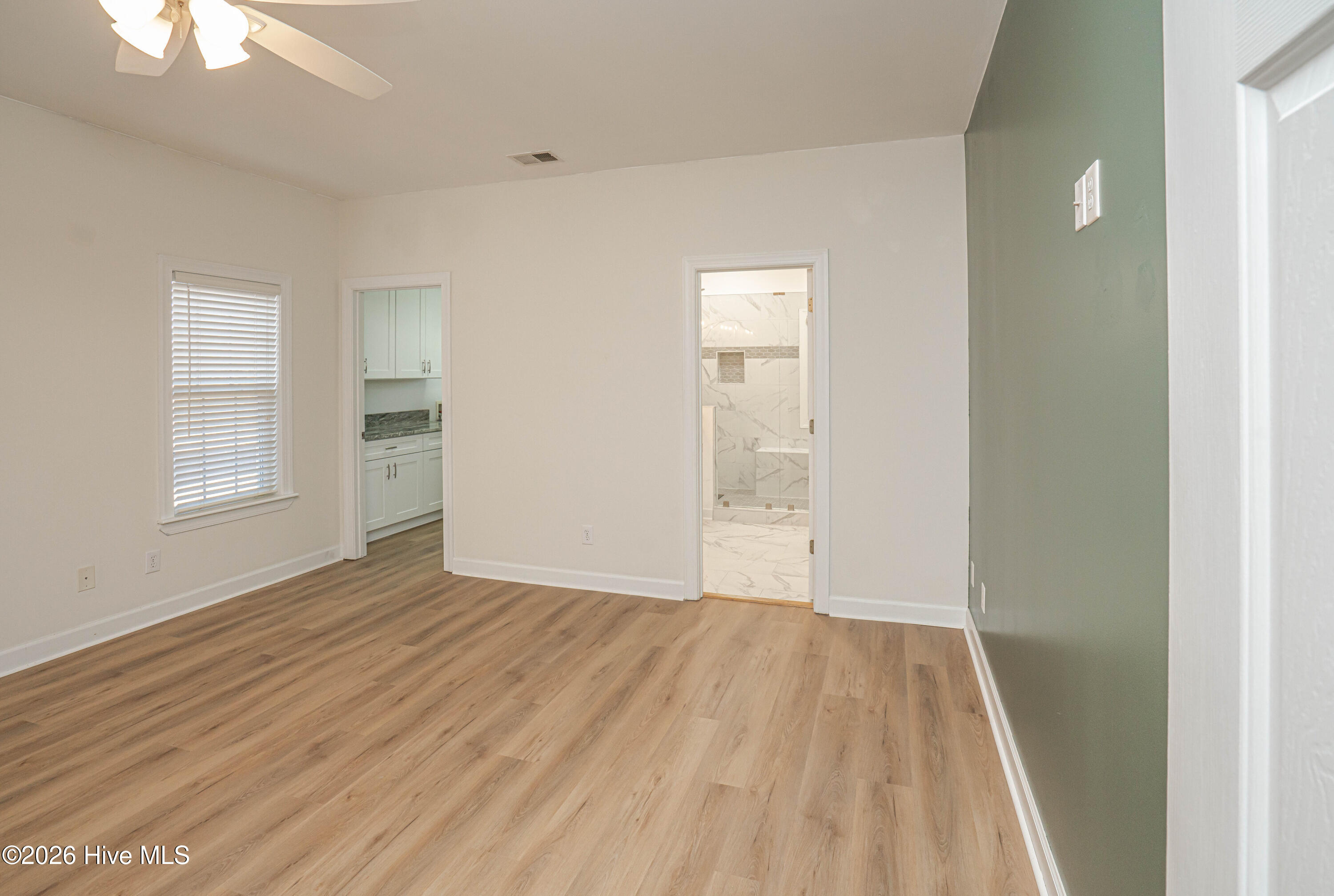 100553430 | Photo 39