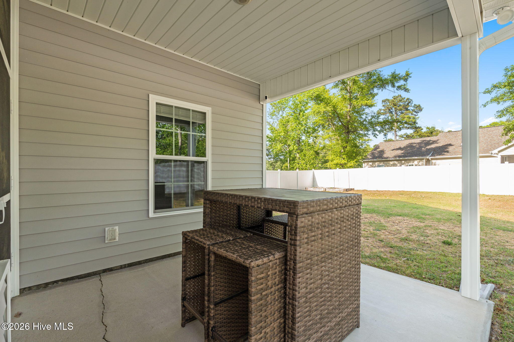 100568140 | Photo 37