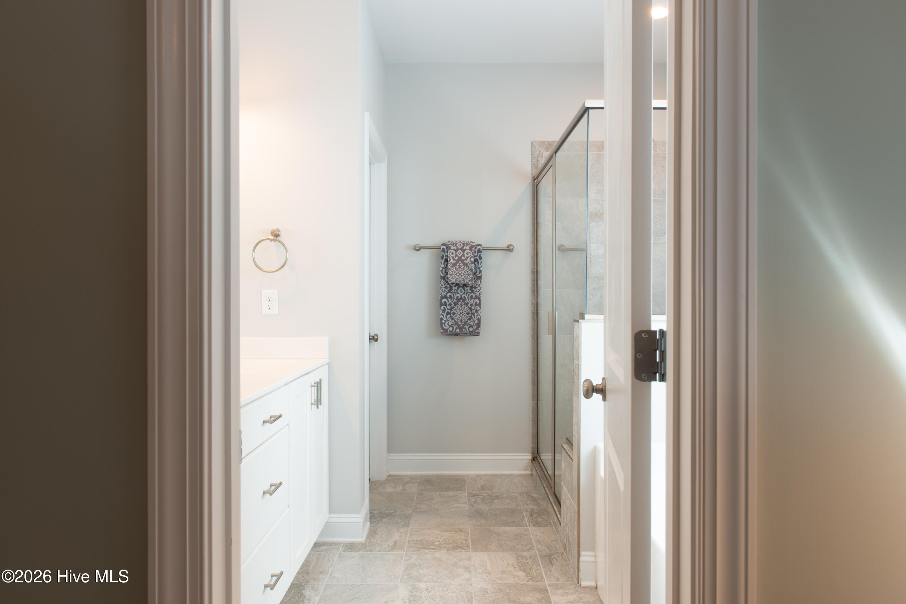 100568036 | Photo 40