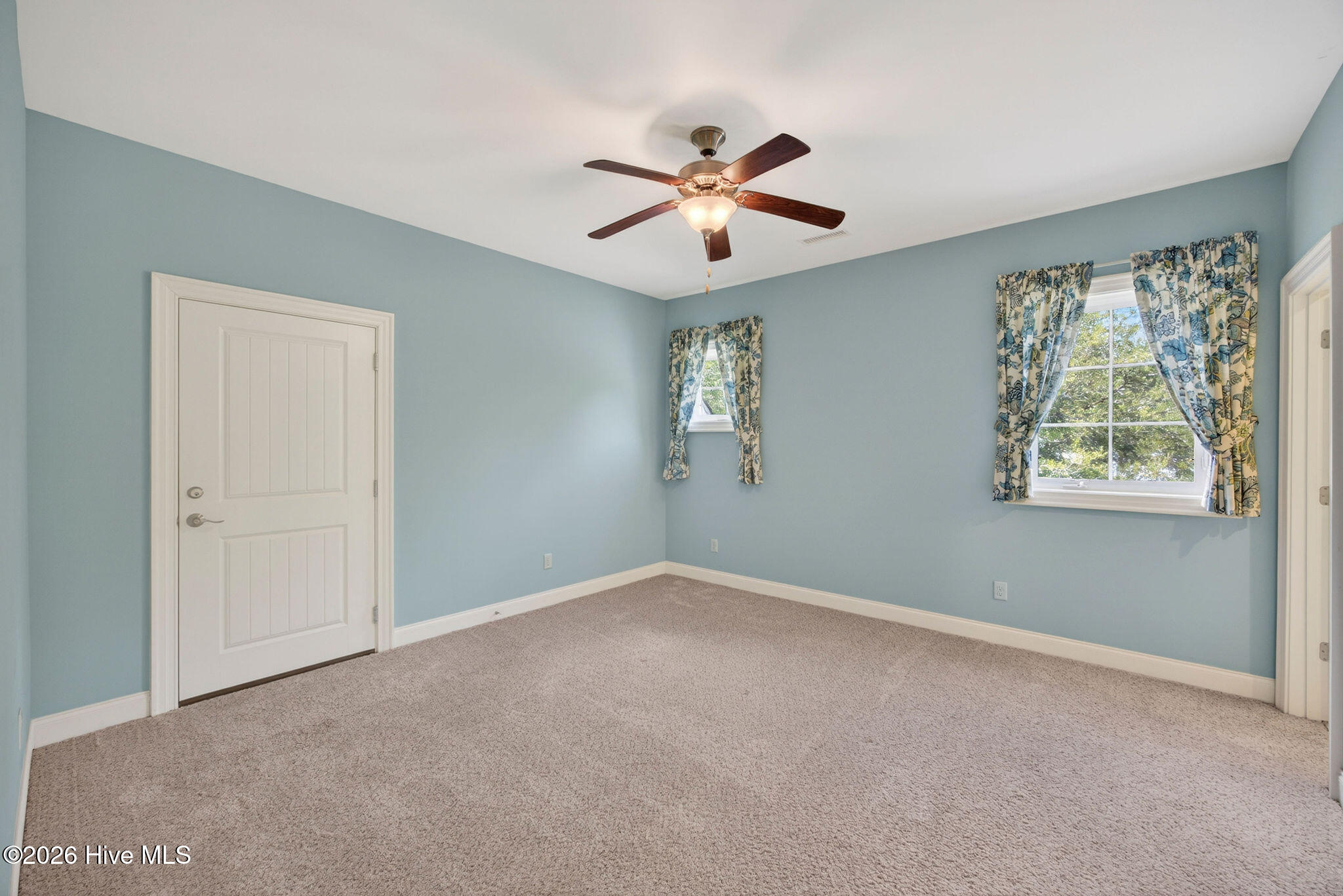 100566414 | Photo 62