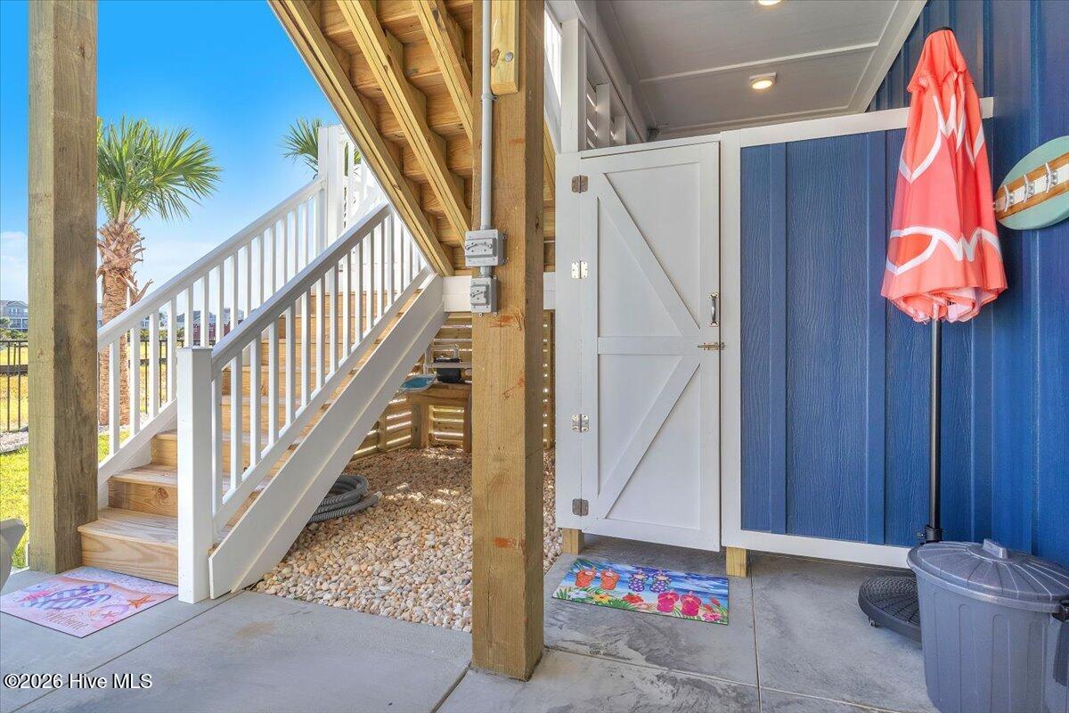 100565716 | Photo 52