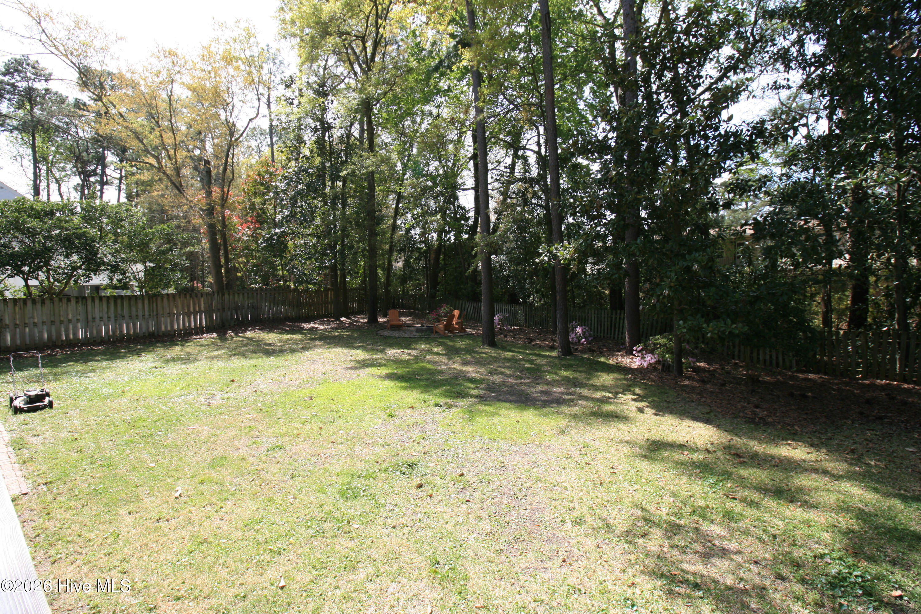 100569825 | Photo 22