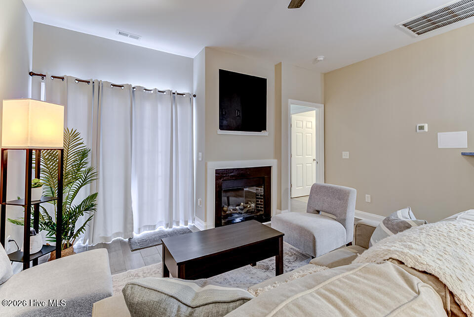 100555242 | Photo 13