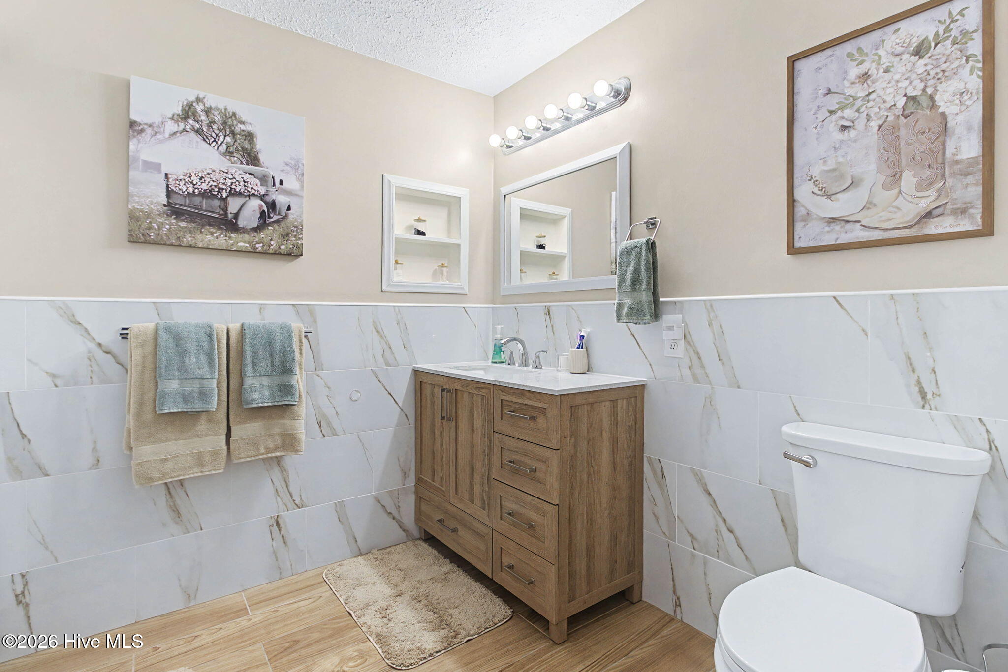 100551680 | Photo 25