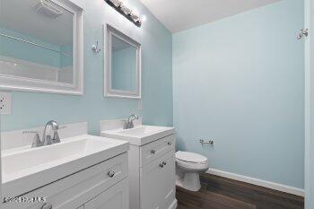 100570288 | Photo 18