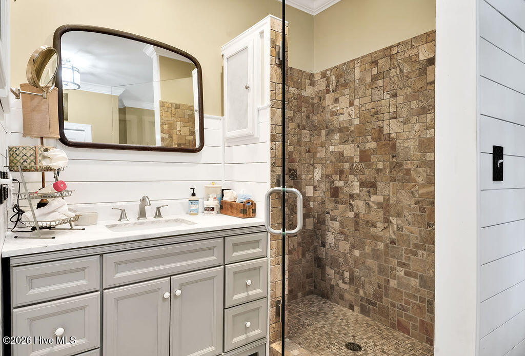 100560144 | Photo 18