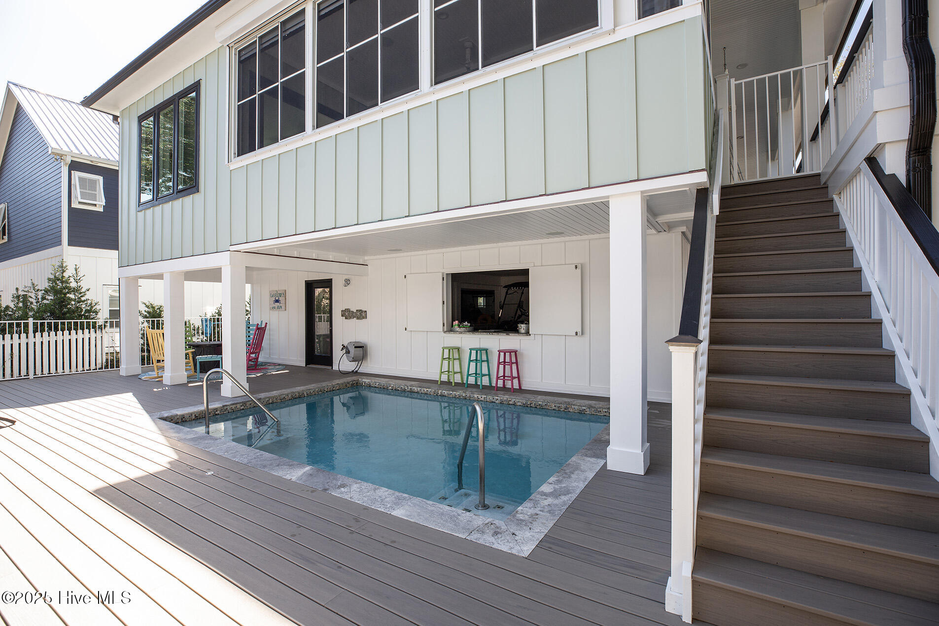 100540813 | Photo 53