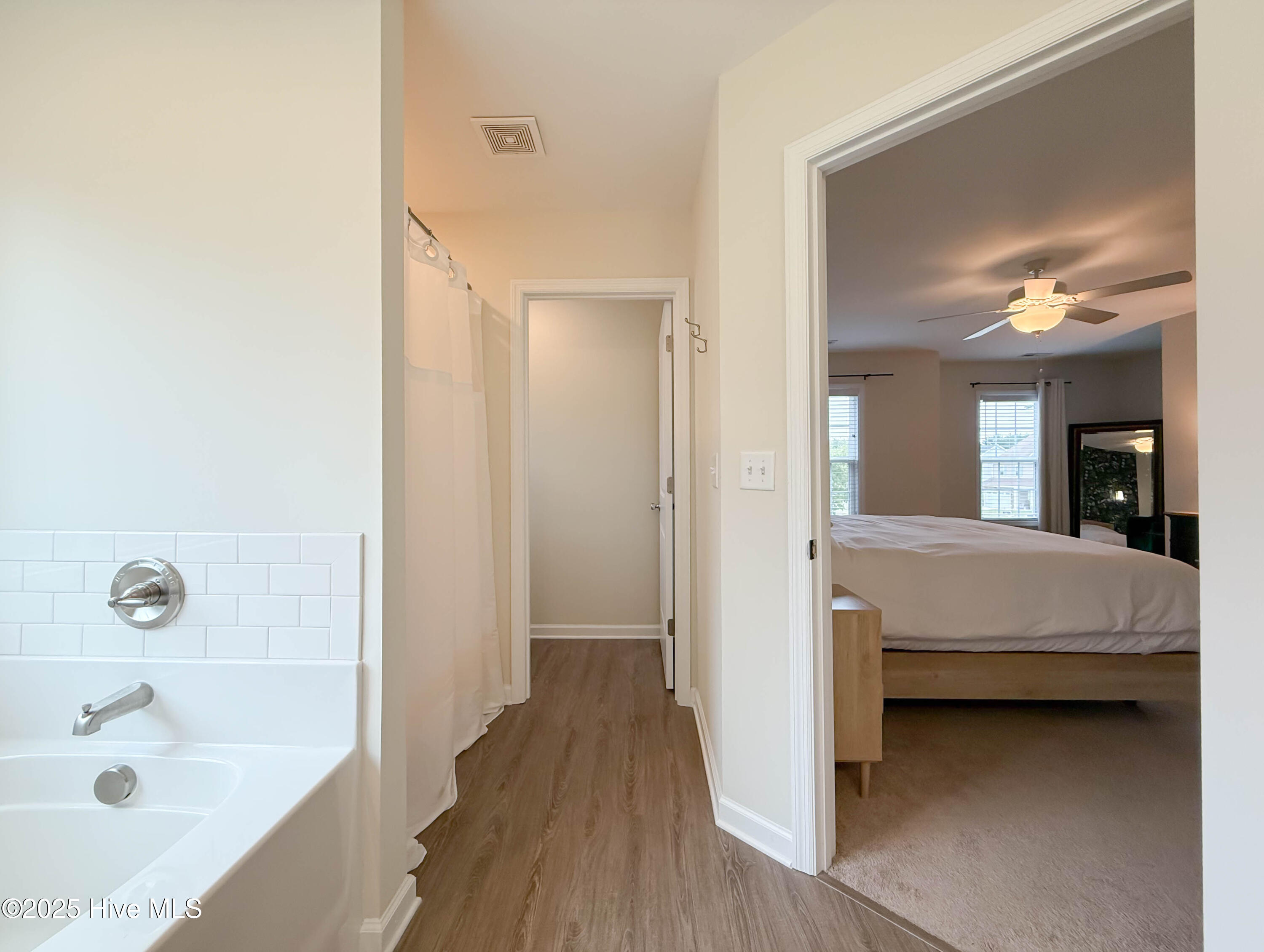 100536408 | Photo 35