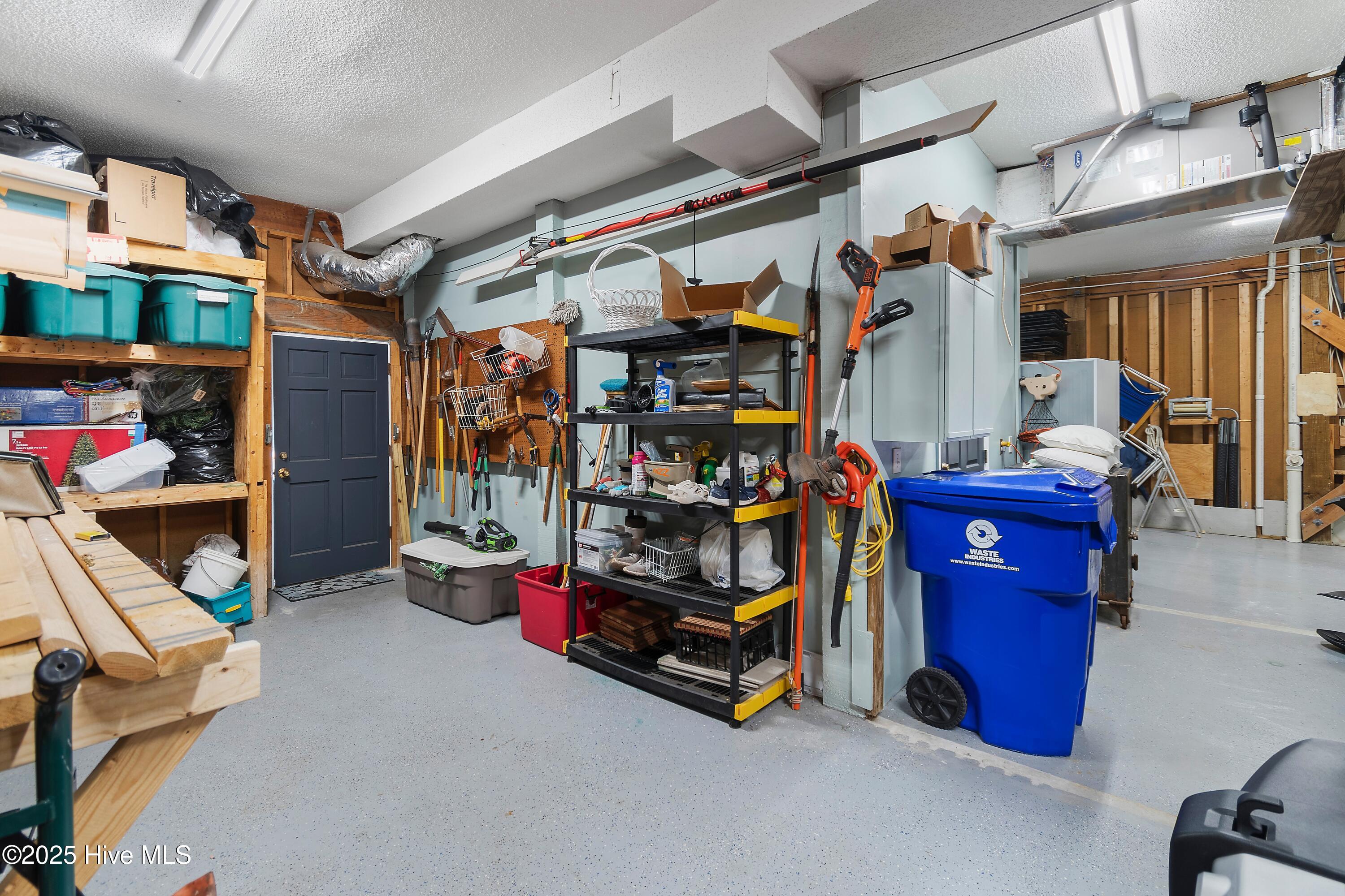 100527373 | Photo 62