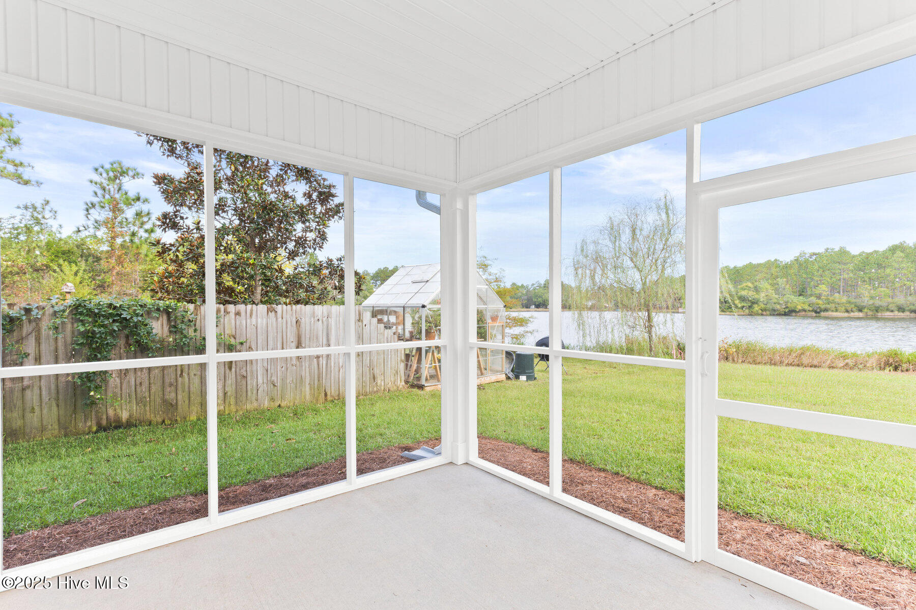 100534287 | Photo 13