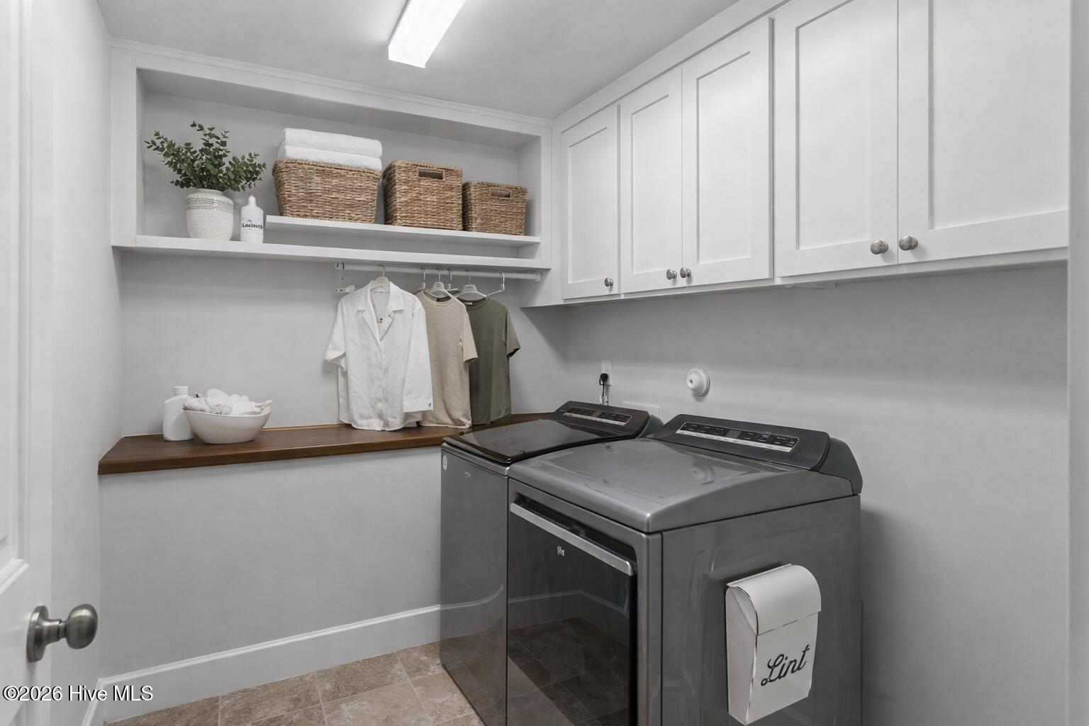 100562653 | Photo 23