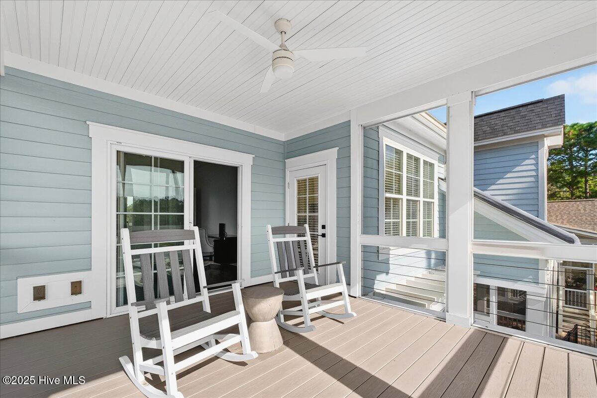 100530632 | Photo 63