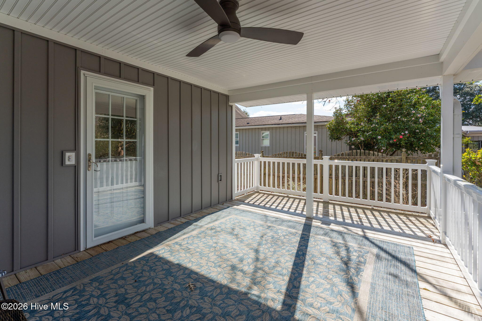 100553404 | Photo 33