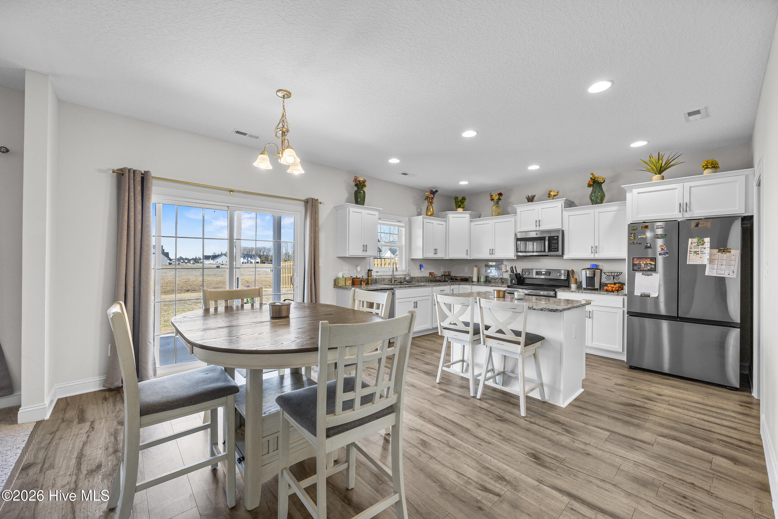 100555729 | Photo 15