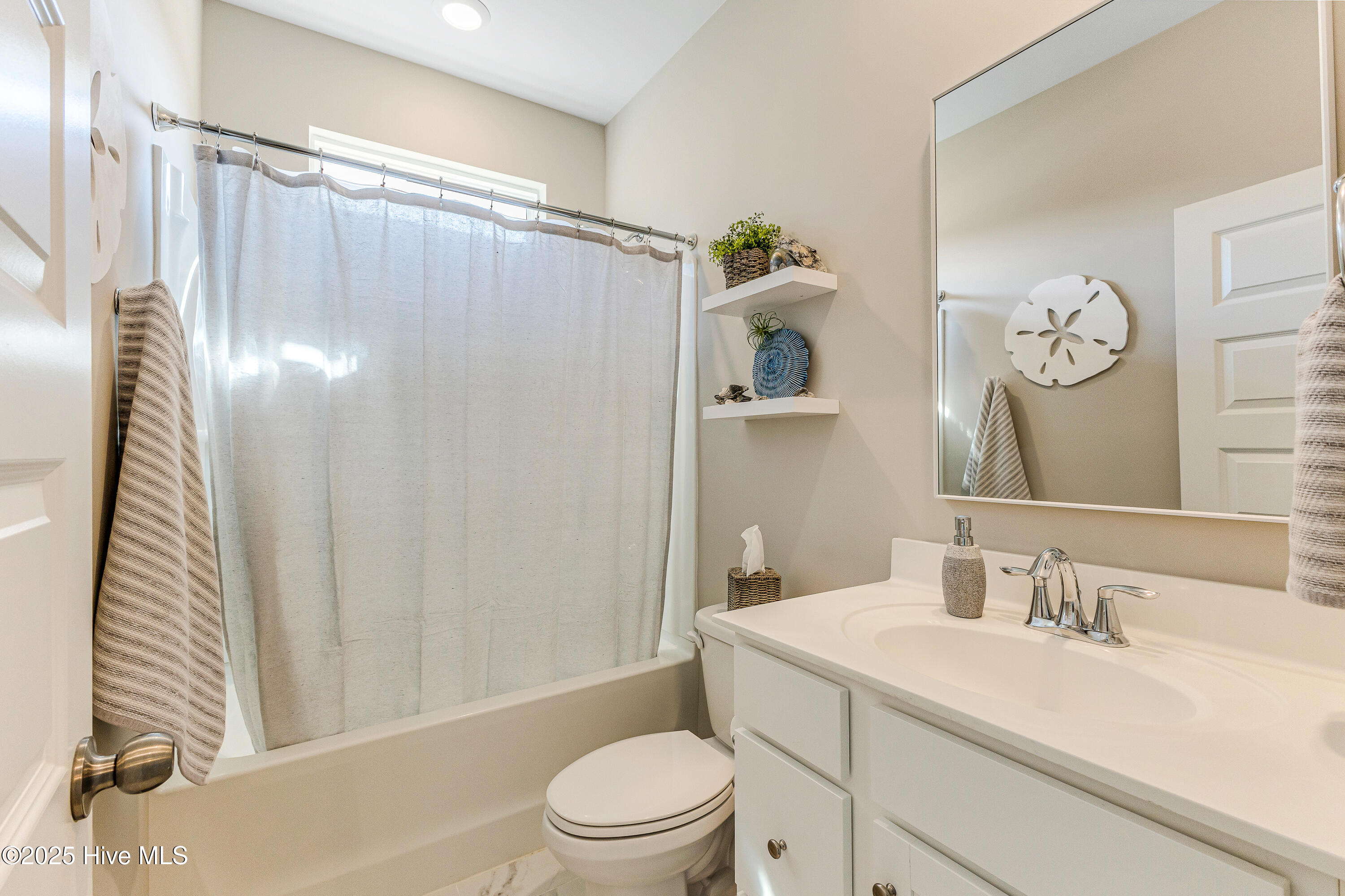 100542880 | Photo 31